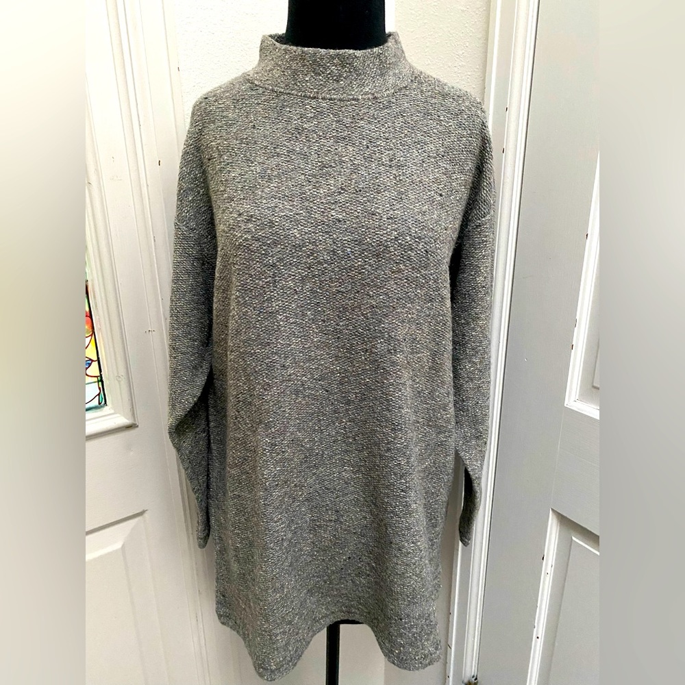 * Beautiful Grey Made in Italy Lacomte Wool Sweater Size 38